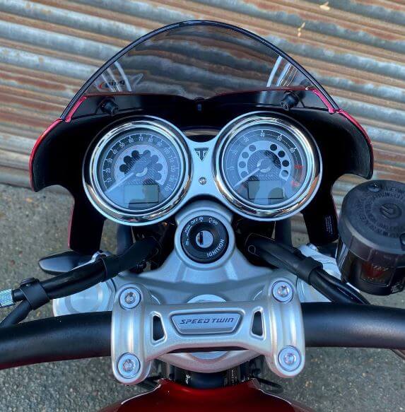 Pyramid Fly Screen '19-'23 Triumph Speed Twin 1200 | Red Hopper