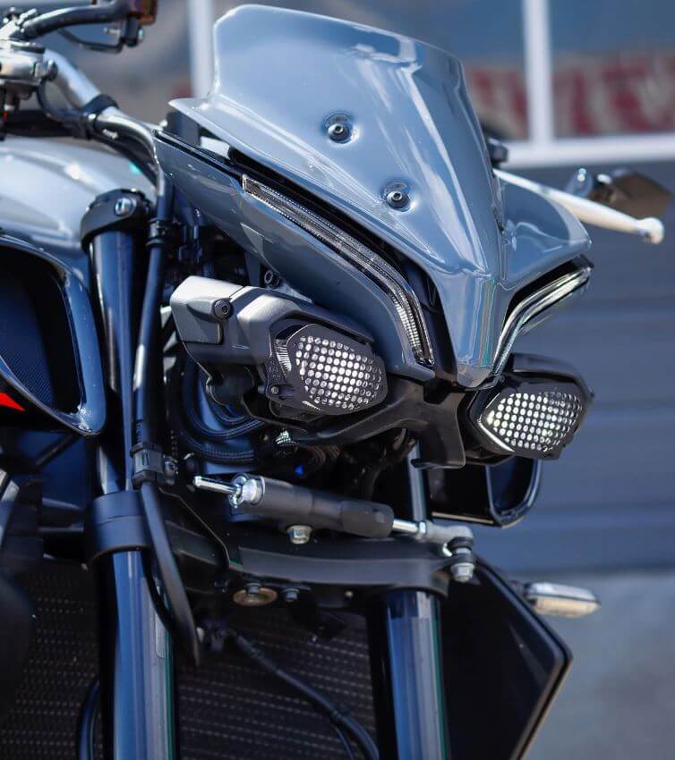 Pyramid Lower Headlight Guards '21-'23 Yamaha Tracer 9/GT, '22-'23 MT-10/SP | Matte Black