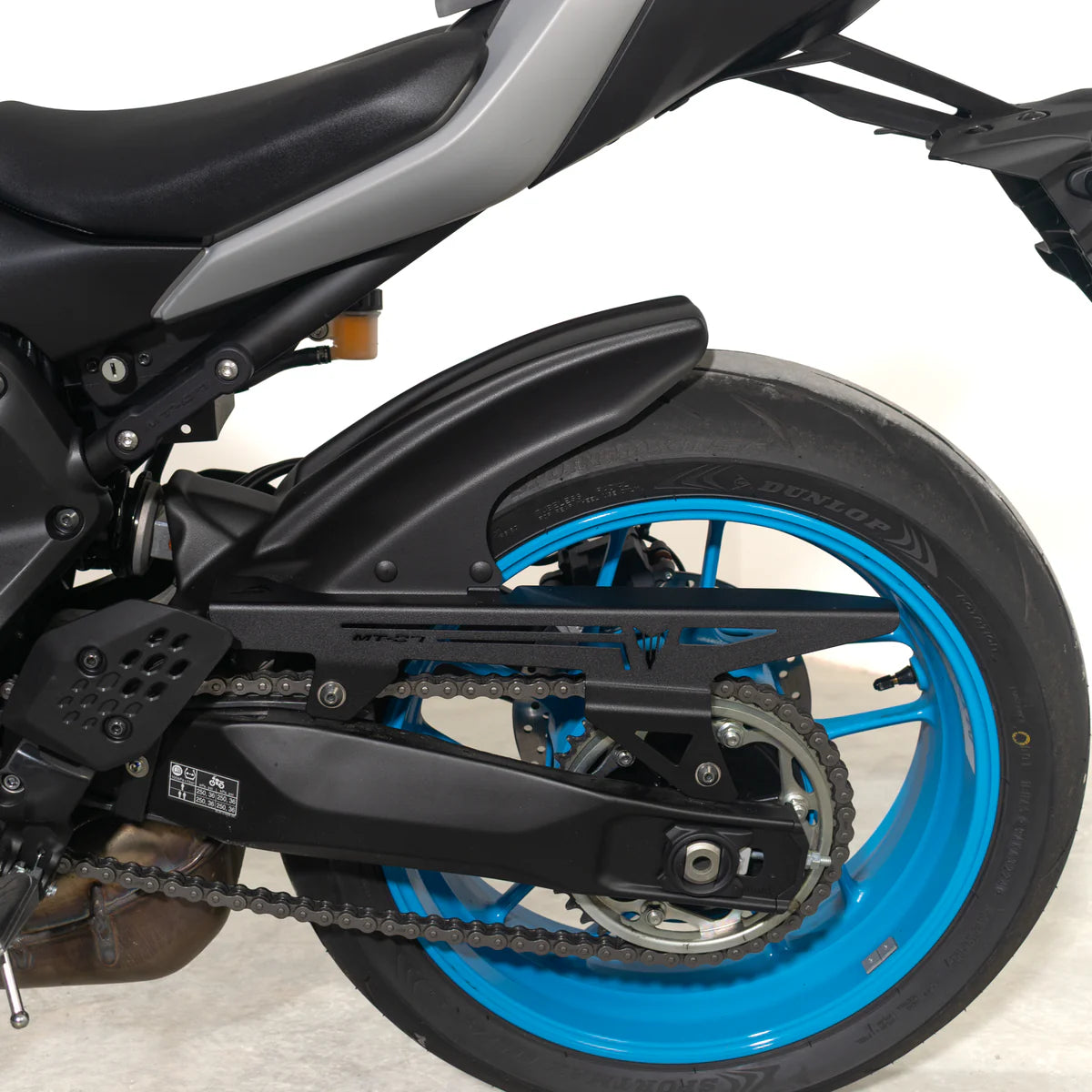 Pyramid Hugger 25-26 Yamaha MT-07 | Matte Black