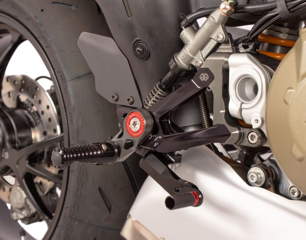 Gilles Tooling MUE2 Adjustable Rearsets - Ducati Streetfighter V4/S