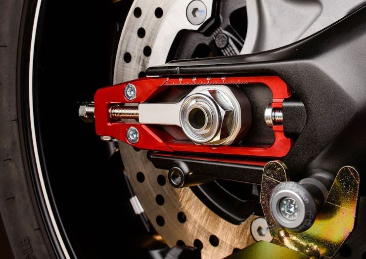 Lightech Chain Adjuster for '13-'16 Yamaha FZ-09 / MT-09, '15-'17 FJ-09 / MT-09 Tracer, '16-'17 XSR900