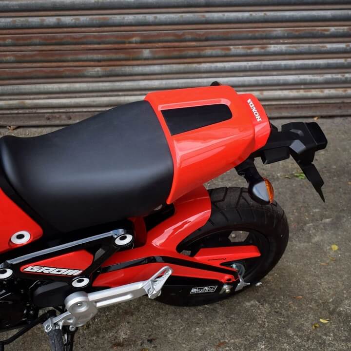 Pyramid Seat Cowl Honda Grom '21-'23 | Gayety Red/Gloss Black