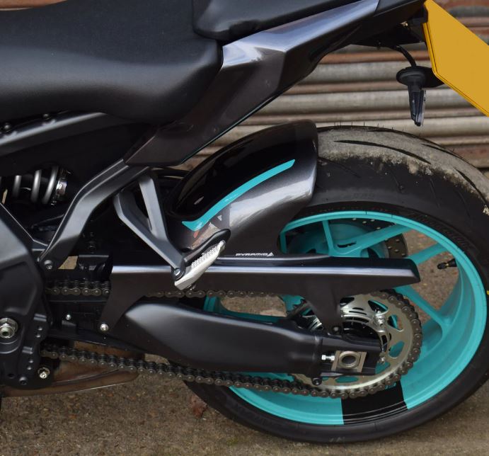 Pyramid Hugger 24-25 Yamaha MT-09 | Midnight Cyan