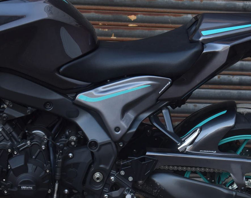 Pyramid Rear Infill Panels 24-25 Yamaha MT-09 | Midnight Cyan (Except SP Model)