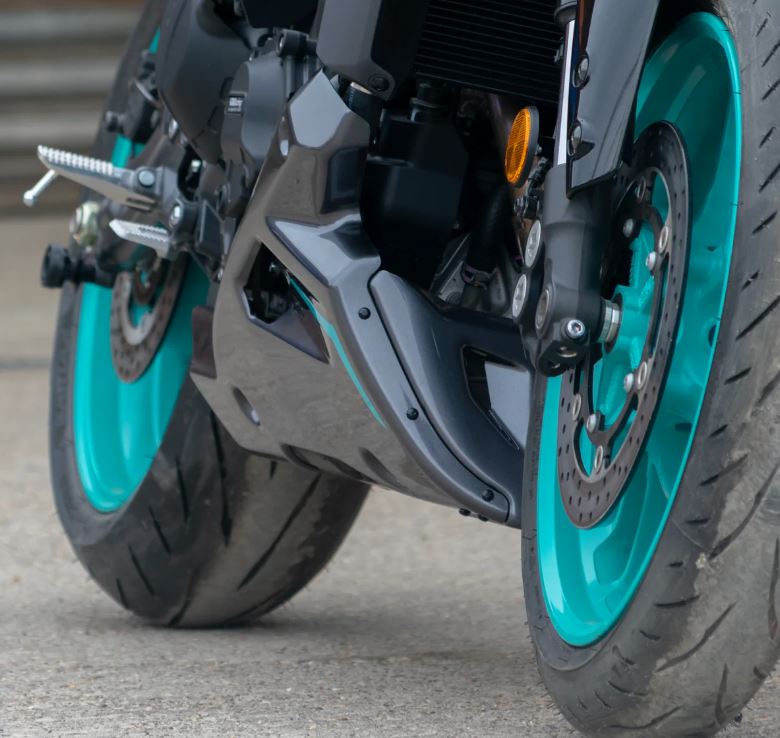 Pyramid Belly Pan 21-25 Yamaha MT-09 | Yamaha Blue