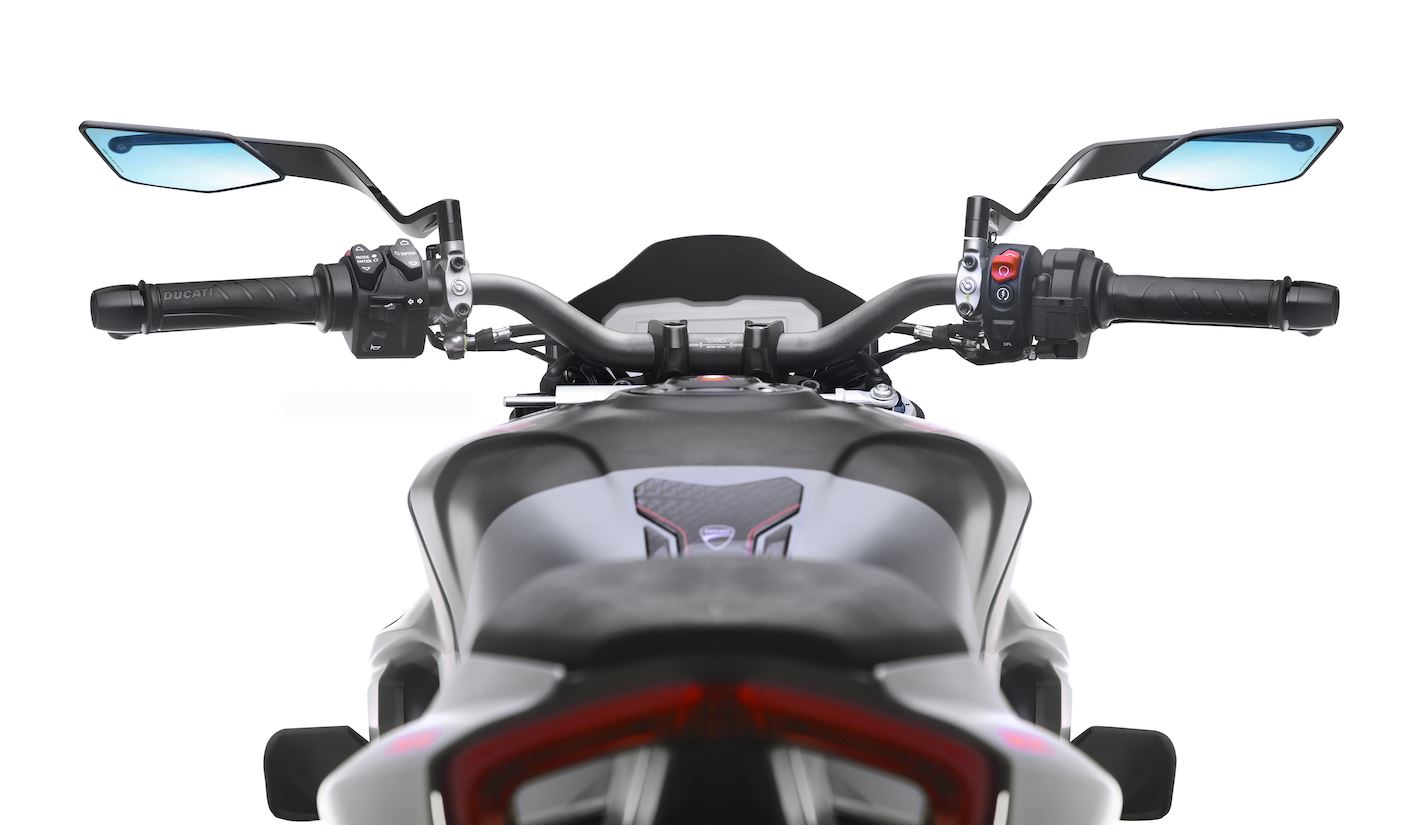 Stealth Max mirror for Naked 右のみ Buy Rizoma Stealth Max Naked Mirrors | Motostarz Canada