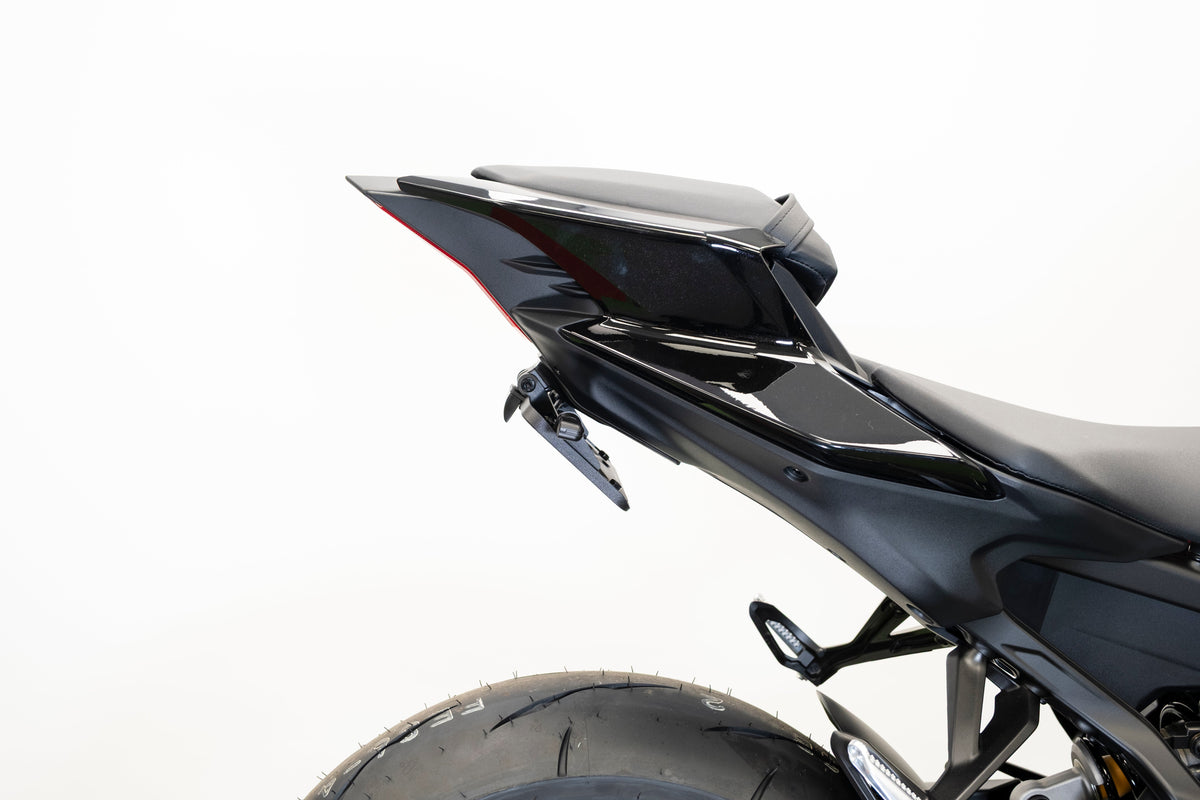 Evotech Performance Dynamic Tail Tidy Including Indicators for 25-26 Yamaha YZF-R9