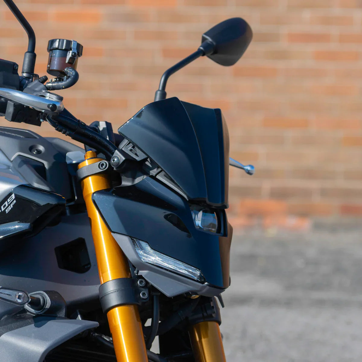 Pyramid Fly Screen 24-25 Yamaha MT-09 | Midnight Black (USA: Raven Black)