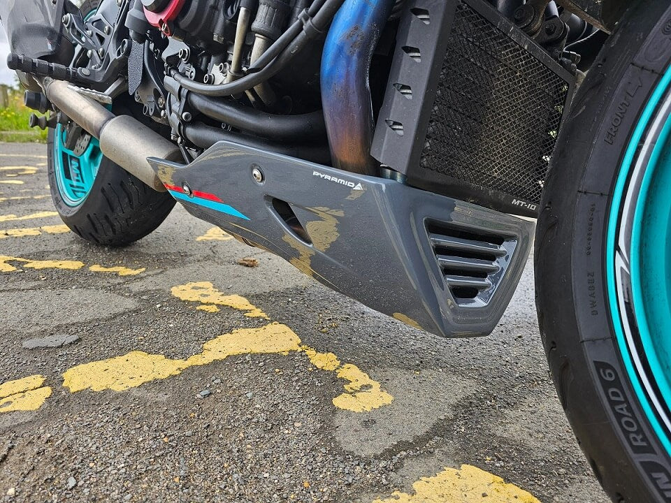 Pyramid Belly Pan '22-'23 Yamaha MT-10 | Cyan Storm Colours