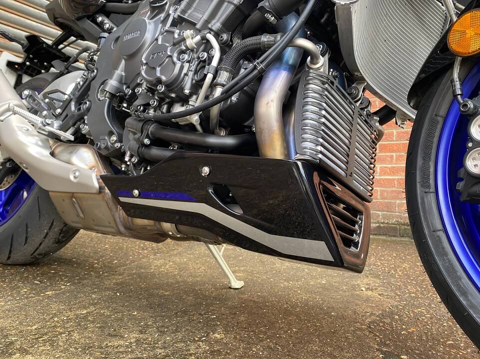 Pyramid Belly Pan '16-'23 Yamaha MT-10 | Gloss Black