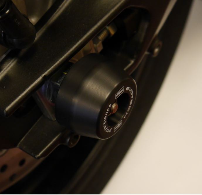 Evotech Performance Rear Axle Sliders/Protectors '14-'16 Yamaha FZ-09 / MT-09, '15-'16 FJ-09 / MT-09 Tracer, '16-'17 XSR900